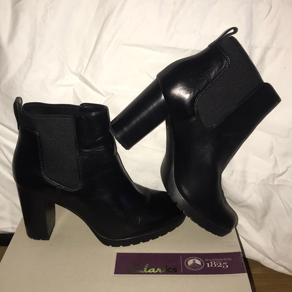 Clarks Elipsa Dee black leather boots